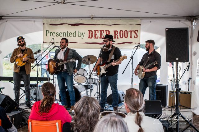 Festival tent Performance